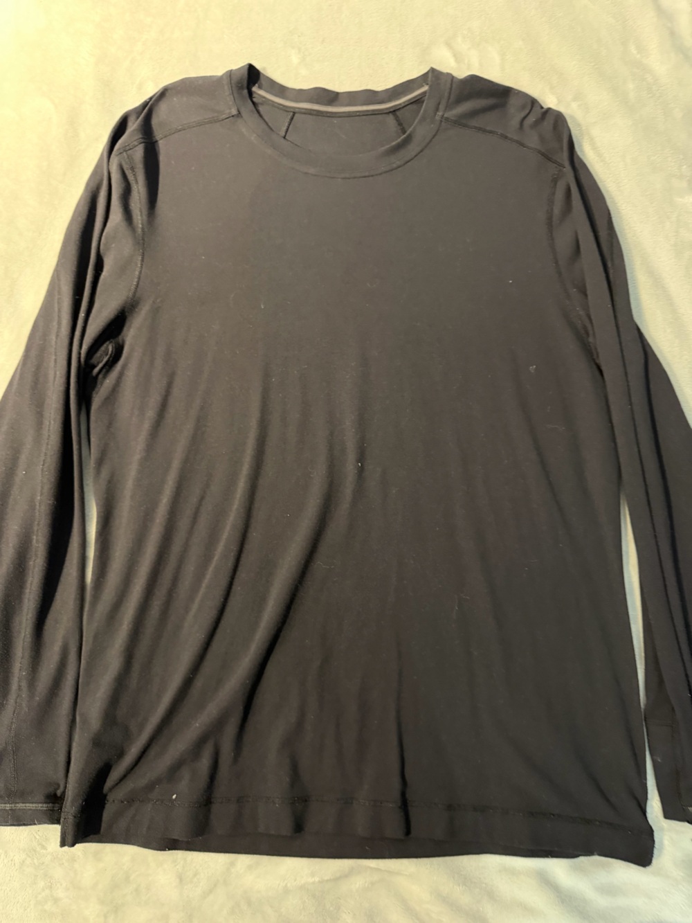 lululemon athletica Men’s Long Sleeve Crew in Black